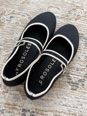 AEROSOLES Black Flats with White Trim and Strap